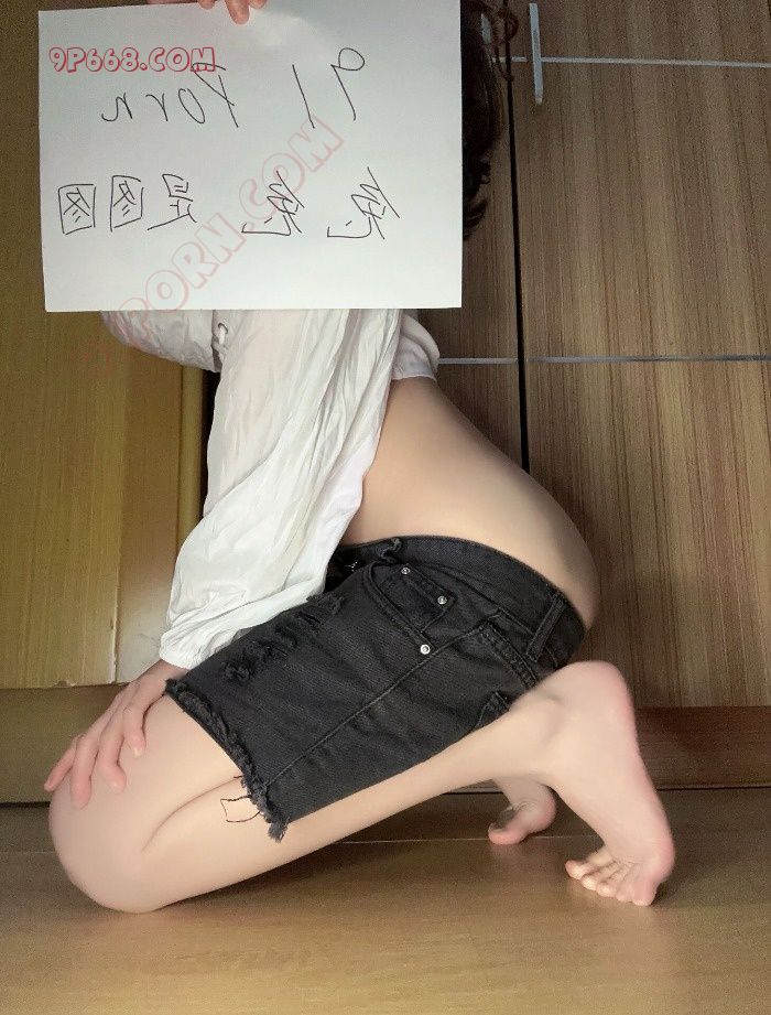 010山东极度反差女下班回家无聊自拍（原创）