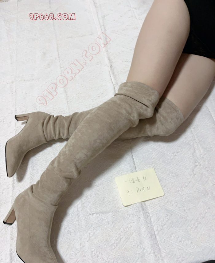 （广州）美腿配上长筒靴为你打开M腿