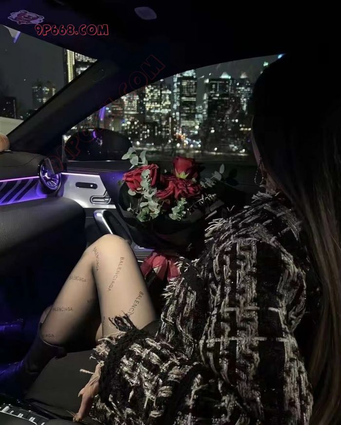 010帝都周二晚再次4V1极品黑丝御姐，诚邀一名优质多金单男