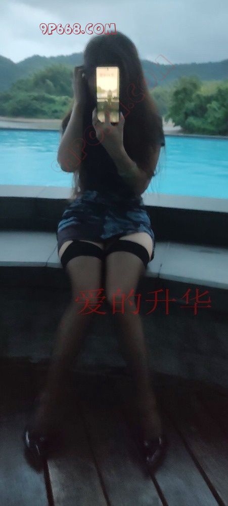 江浙沪美骚妻 细腰美臀之旗袍系列+居家自拍+野外露出
