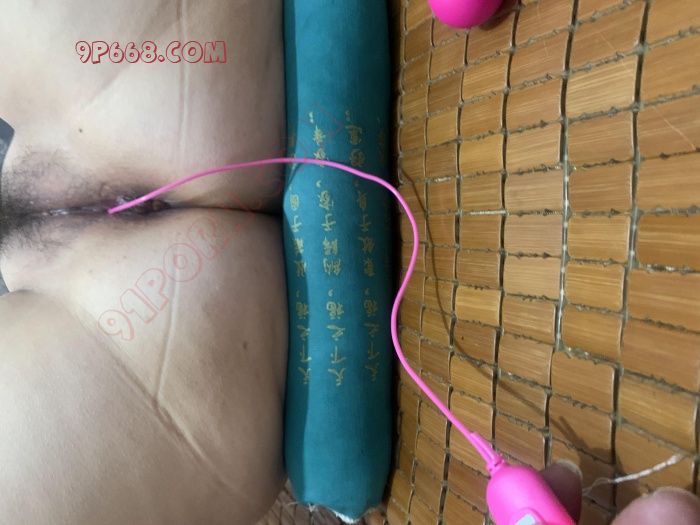 享受跳蛋的快乐
