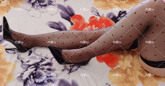 喜欢高跟丝袜的同好来交流