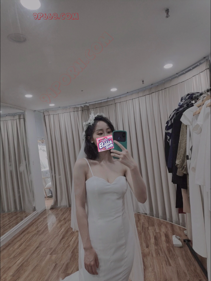 【新婚】 新娘娇妻勾引了两个伴郎