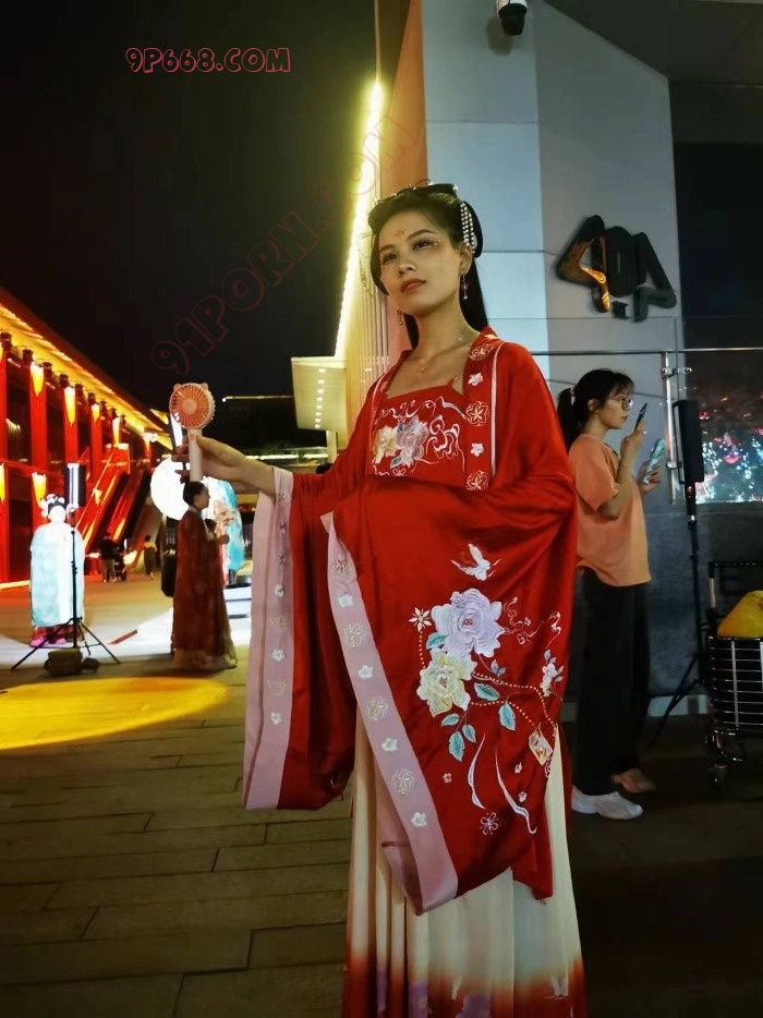 好像只有暴露给熟人才能带给我刺激