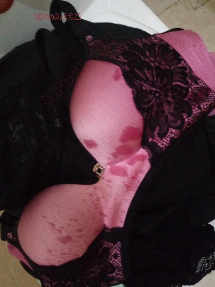 大喜欢看这个内衣了，特别的熟女的，接龙