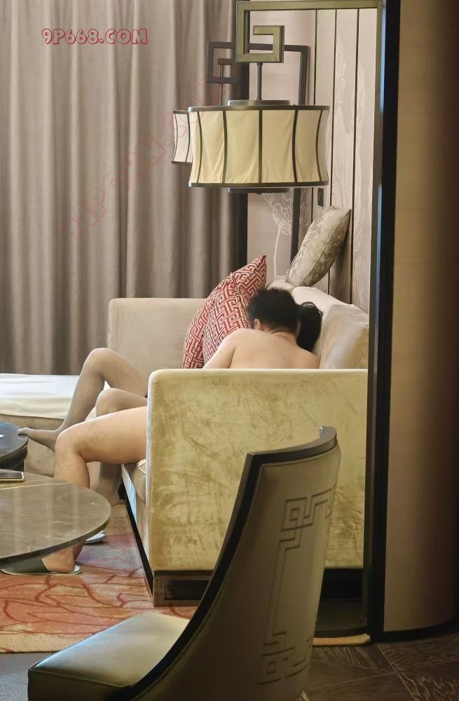 帝都活动继续，淫妻佩戴道具