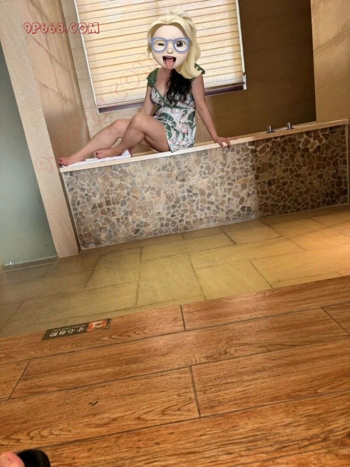 扬州夫妻早上皮包水，晚上水包皮。