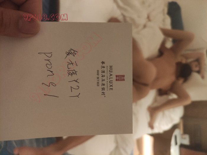 看老婆主动和单男缠绵的样子，好像多几个人