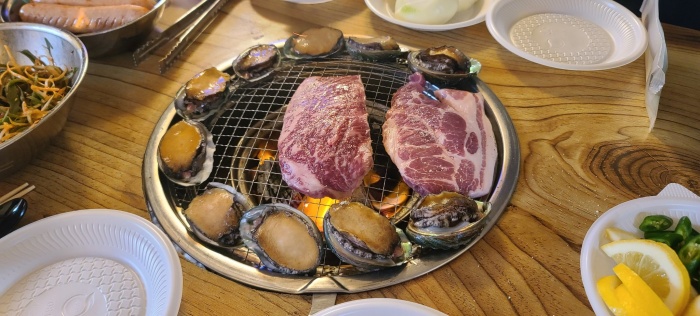 推杯交错间情不自禁
