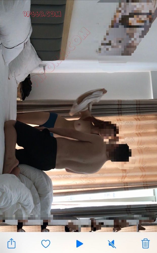 上下粉，美腿美乳18嫩妹极品