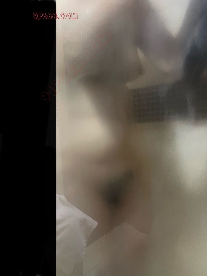 不定期更新，偷拍洗澡，欢迎交流