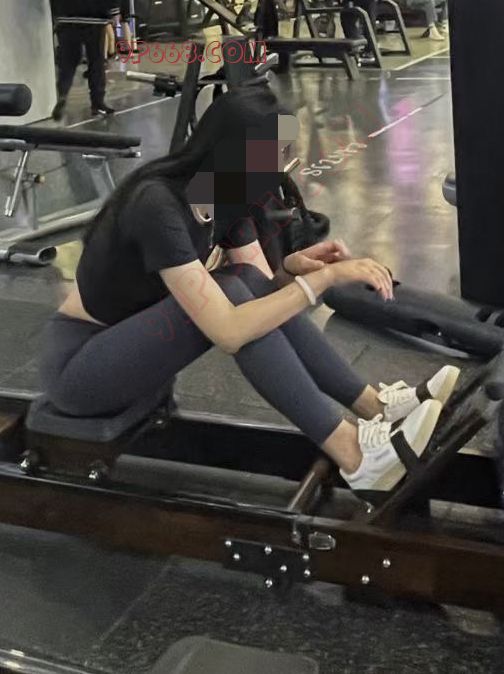 性感的老婆，听大家说在这发不会沉，试试～